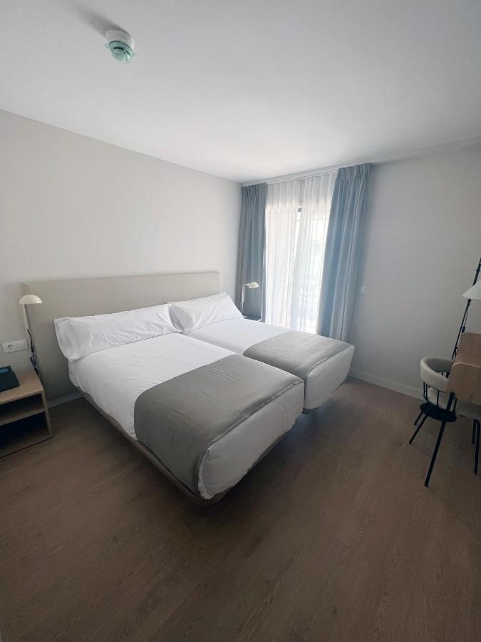 Hotel H4 Cangas 3 Superior Екстер'єр фото