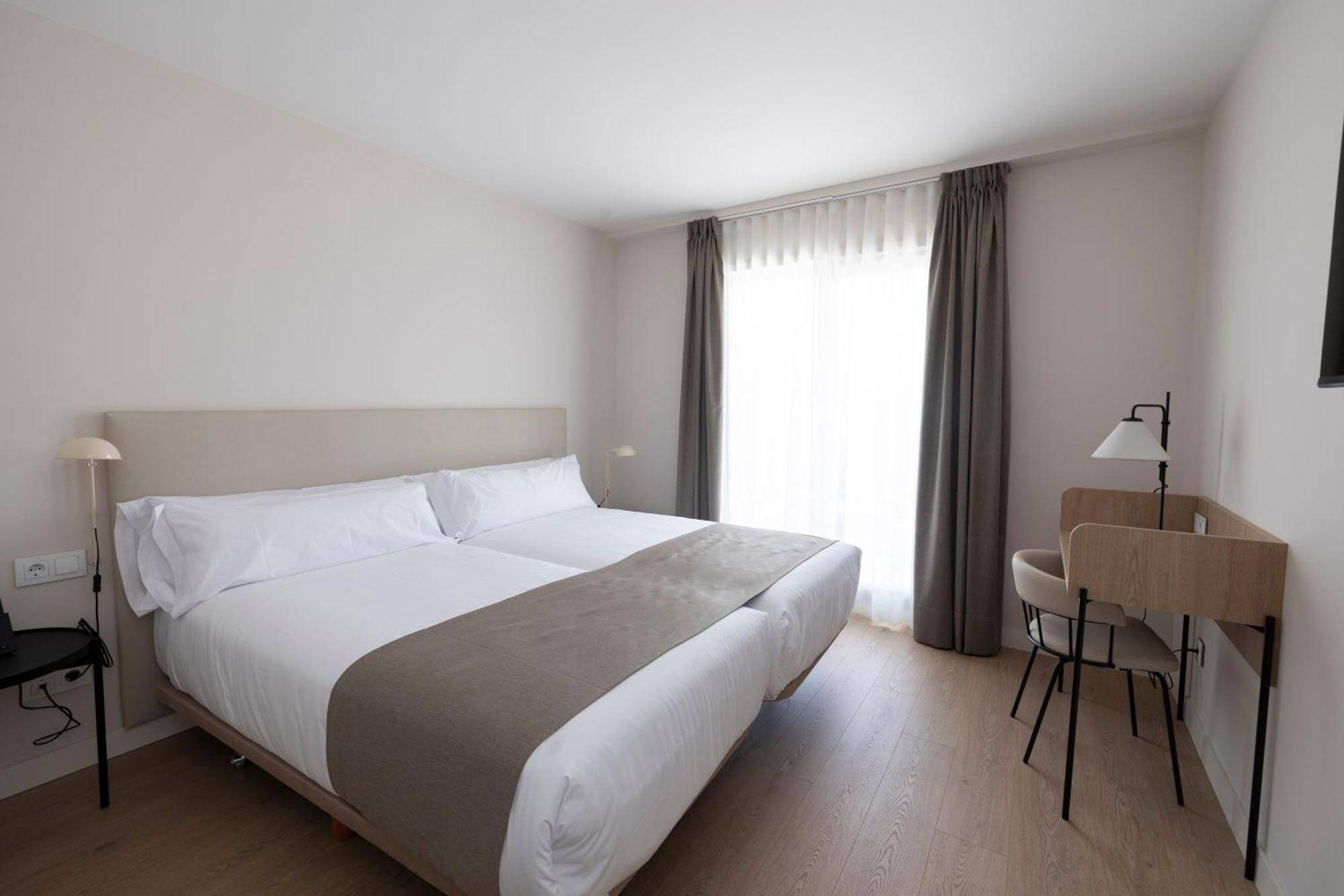 Hotel H4 Cangas 3 Superior Екстер'єр фото