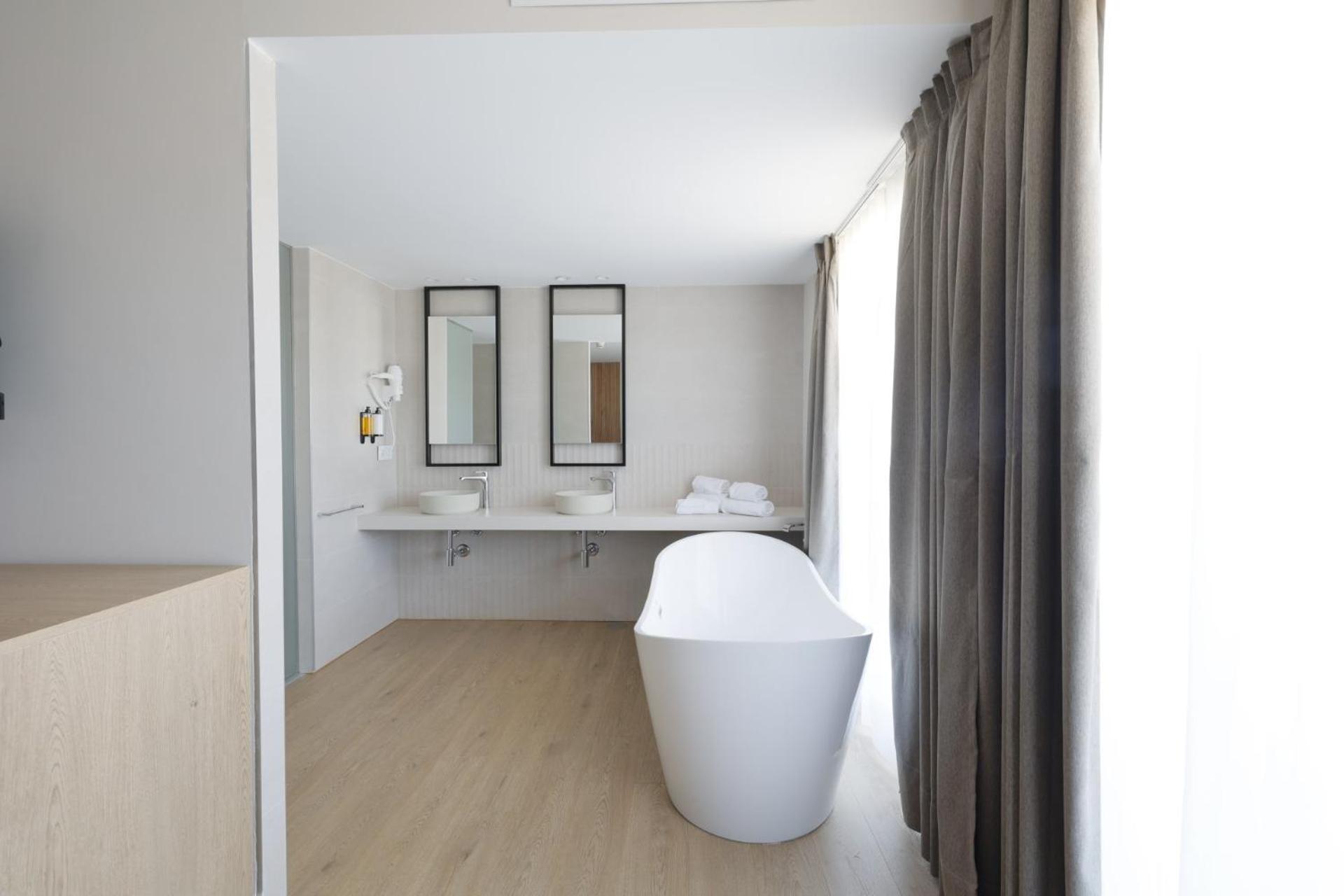 Hotel H4 Cangas 3 Superior Екстер'єр фото