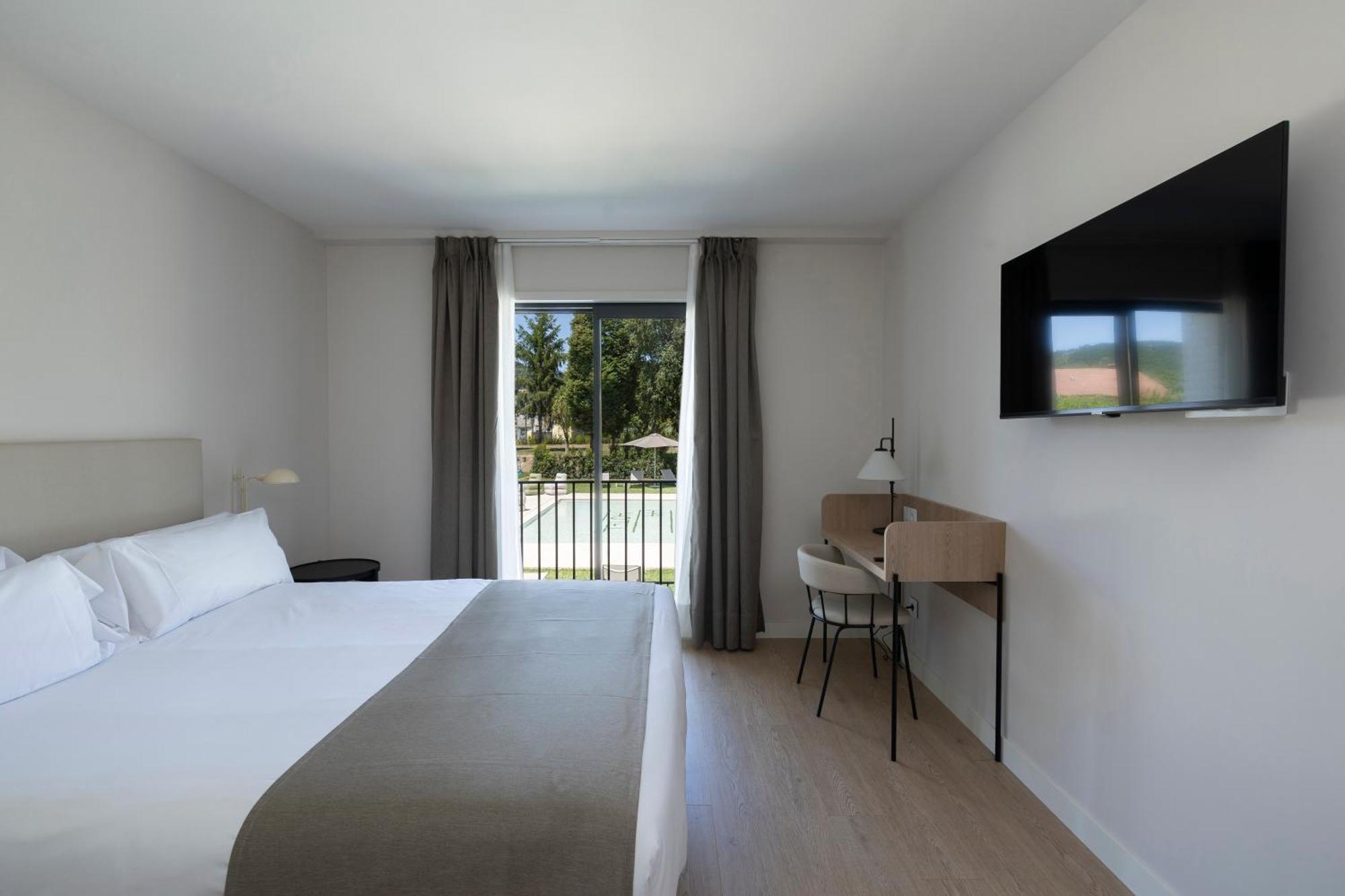 Hotel H4 Cangas 3 Superior Екстер'єр фото