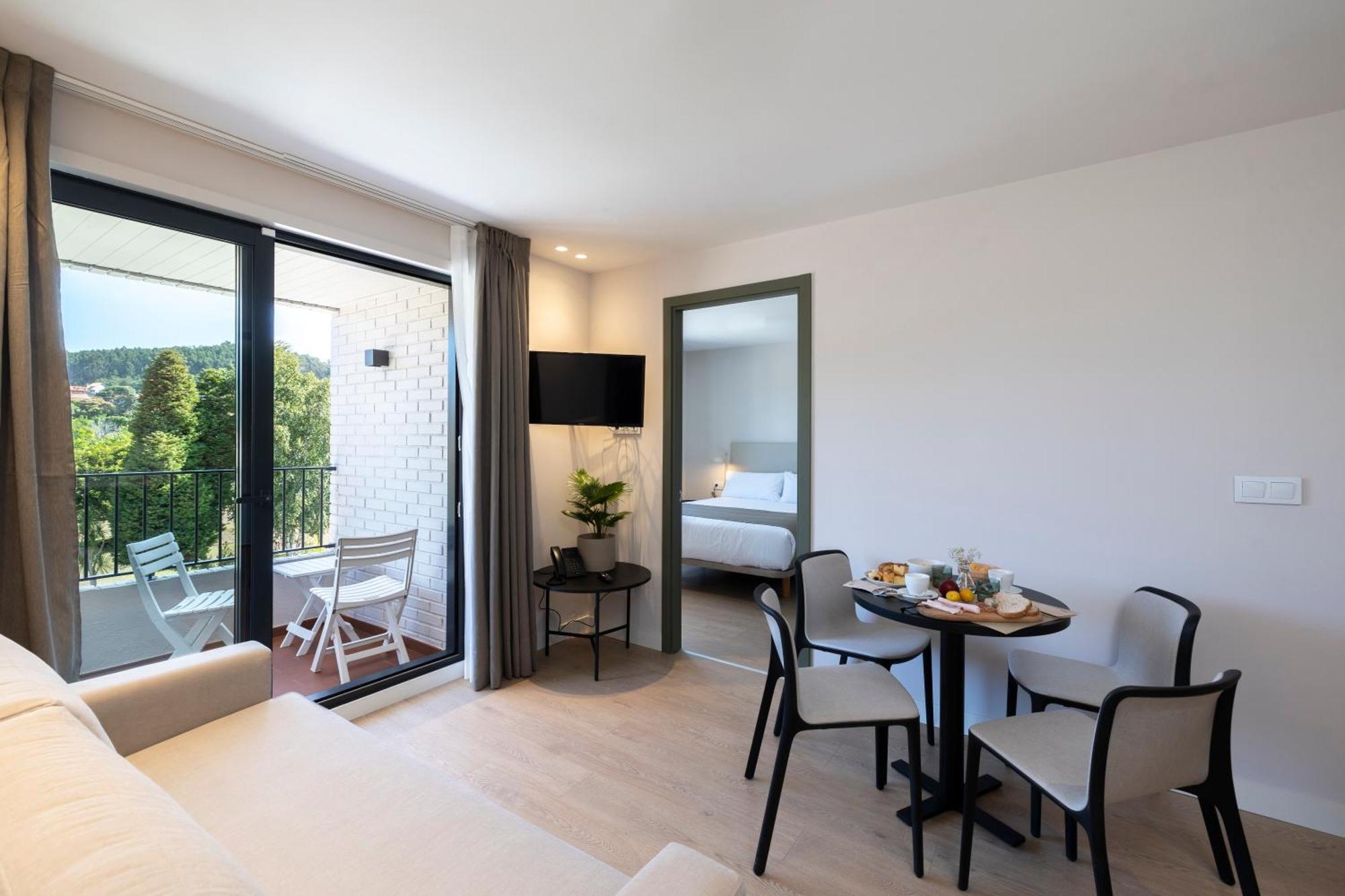 Hotel H4 Cangas 3 Superior Екстер'єр фото