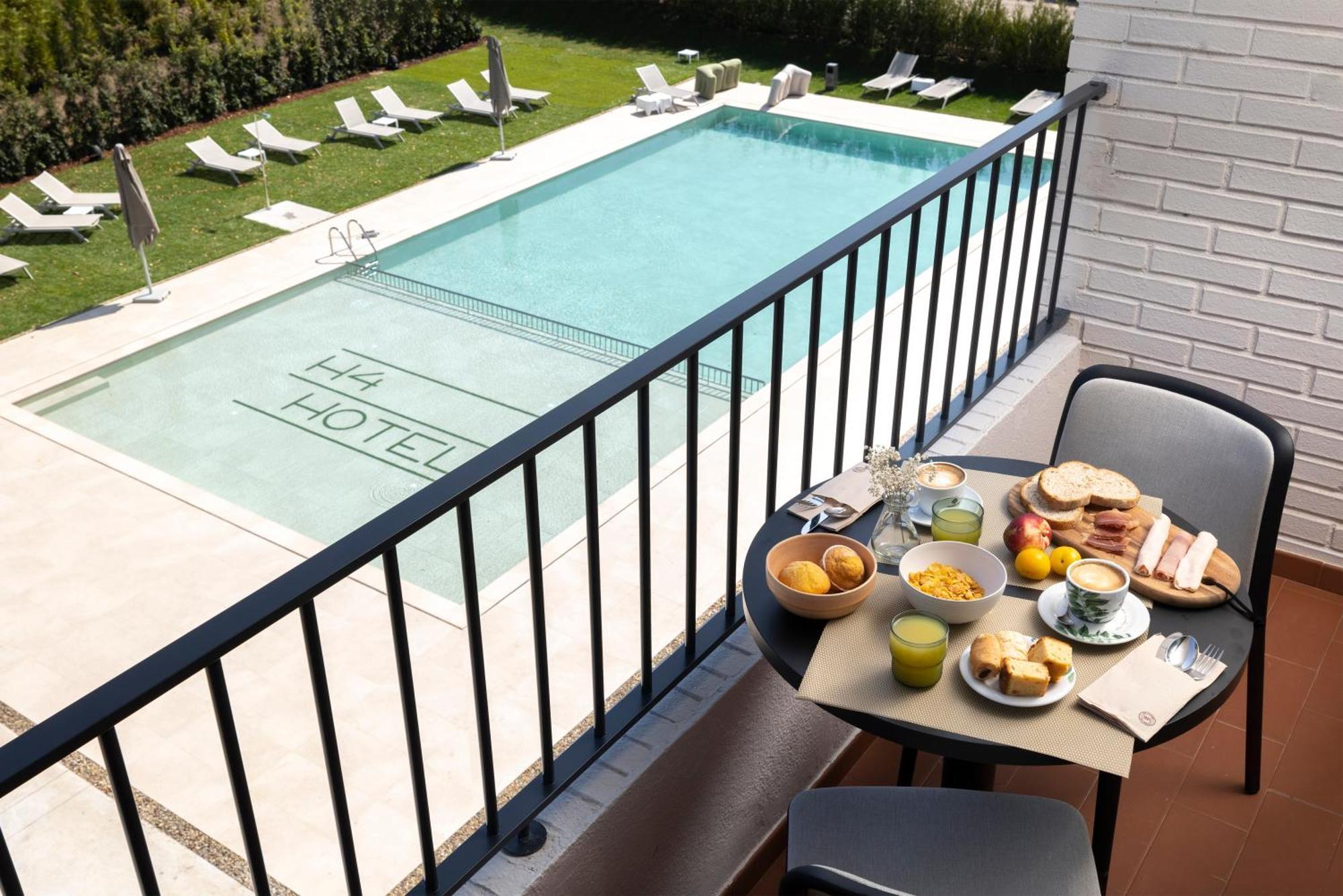 Hotel H4 Cangas 3 Superior Екстер'єр фото