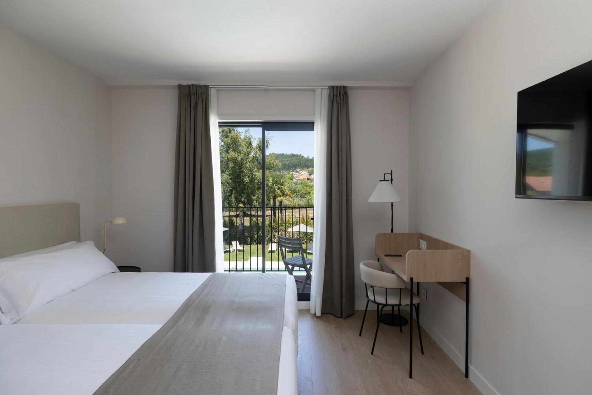 Hotel H4 Cangas 3 Superior Екстер'єр фото