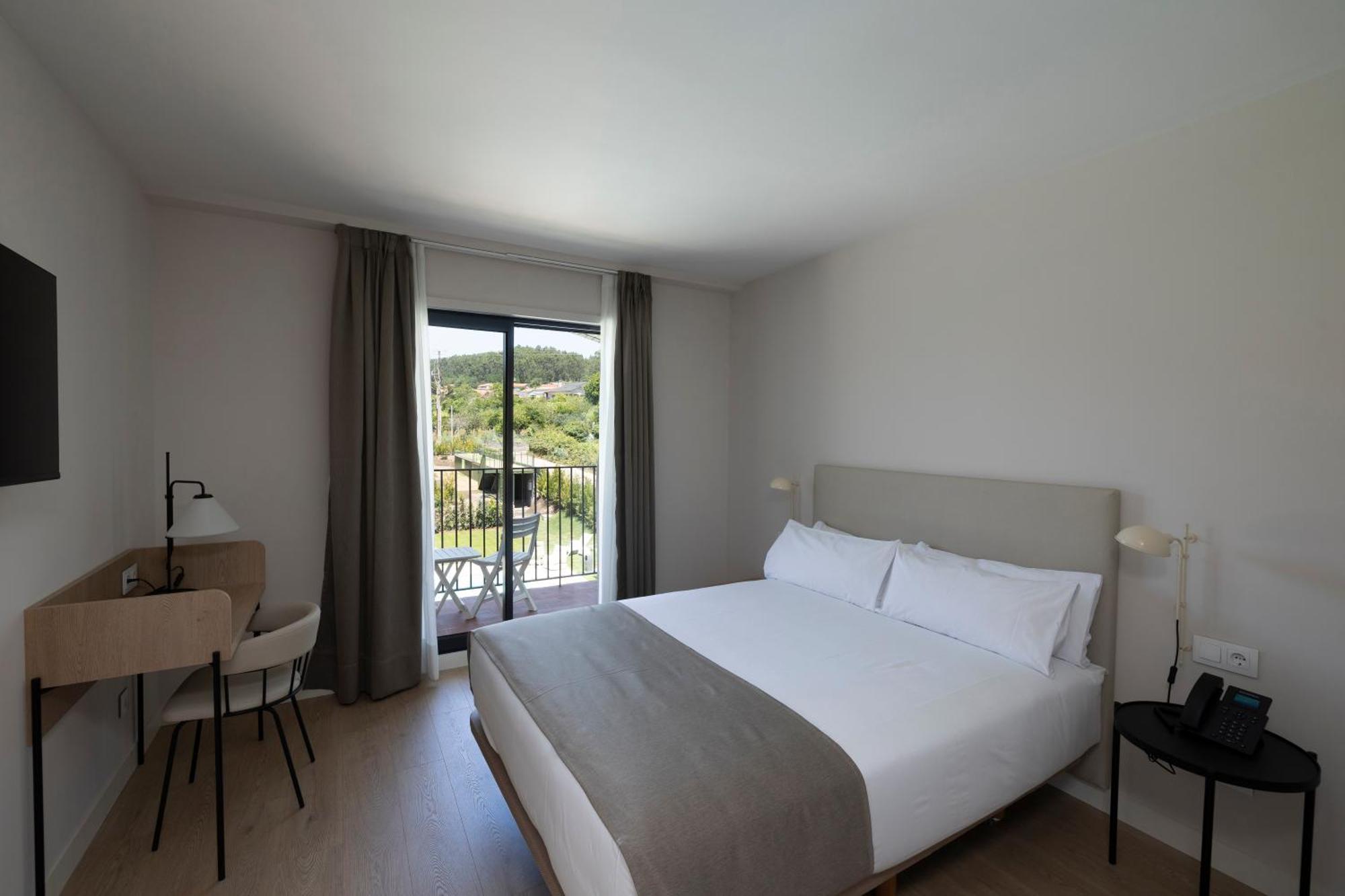 Hotel H4 Cangas 3 Superior Екстер'єр фото